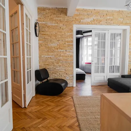 Apartment Bright Heart Of Unirii Bucharest