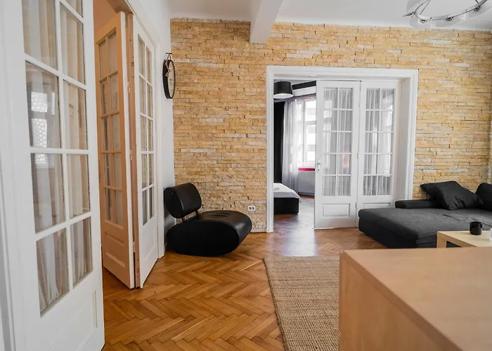 Apartment Bright Heart Of Unirii Bucharest