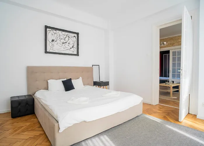 Bright Heart Of Unirii