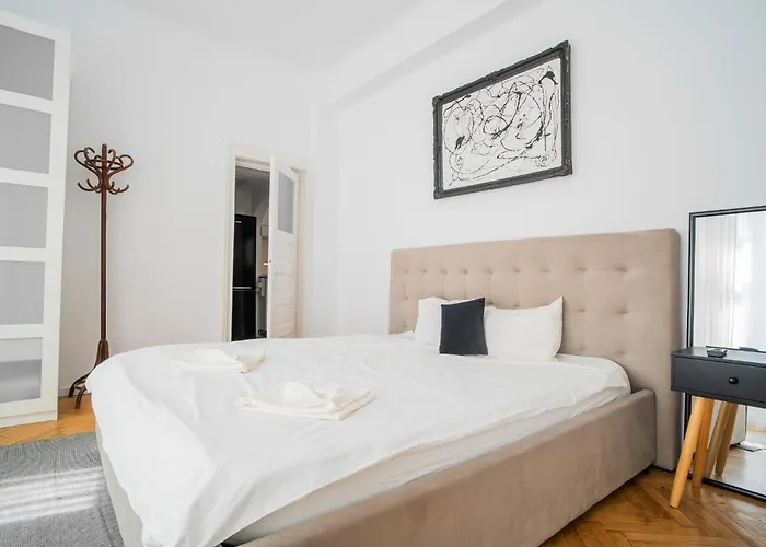 Bright Heart Of Unirii Apartment